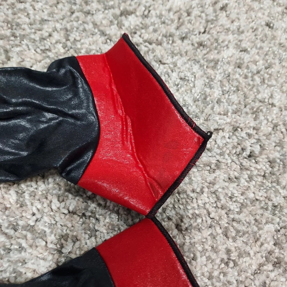 Spirit Halloween Love Bite Vamp Costume - Includes Dress, Capelet & Gloves Small - Picture 12 of 16